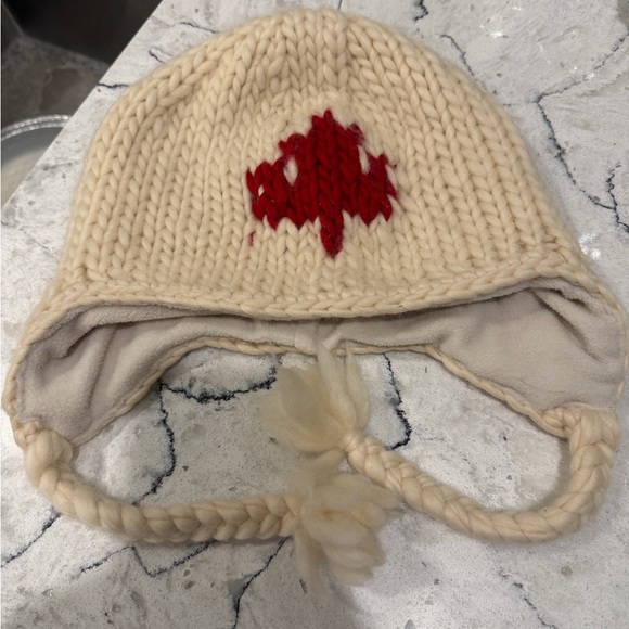 100 percent wool CANADA toque with earflaps &  tassels 
OS warm, attractive! - Picture 3 of 14